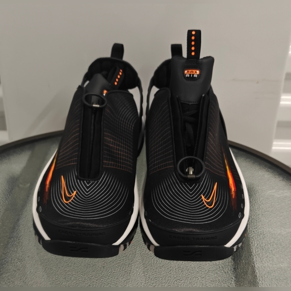 Athletic_Shoes